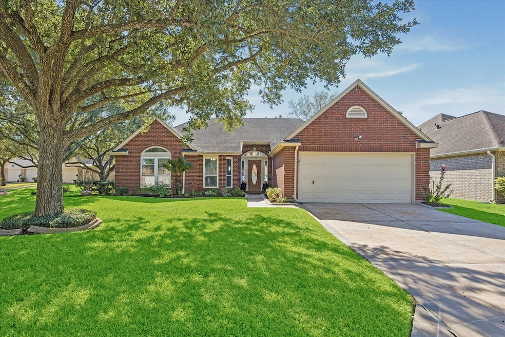 3438 N Peach Hollow Cir, Pearland, TX 77584 - photo 1