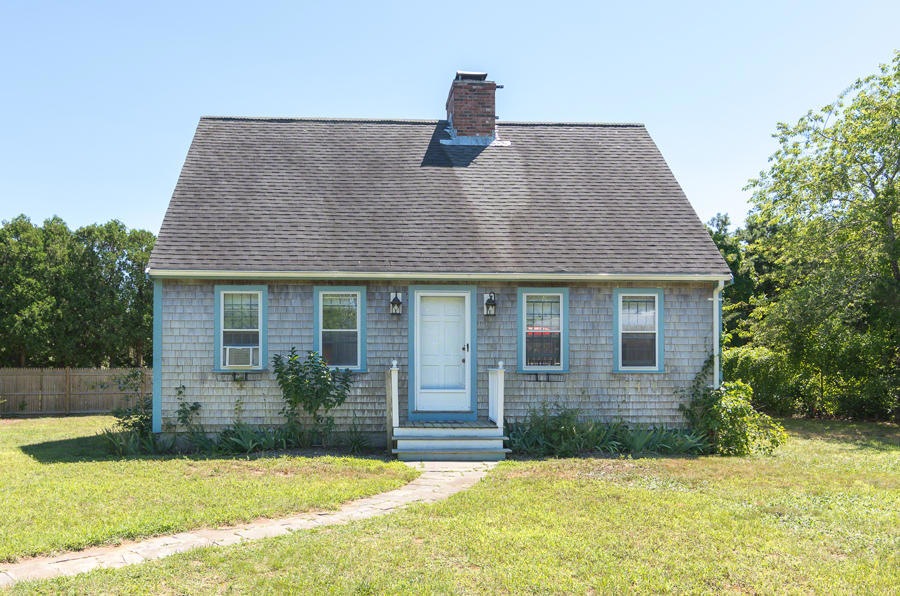 16 Marthas Way, Edgartown, MA 02539 - photo 1