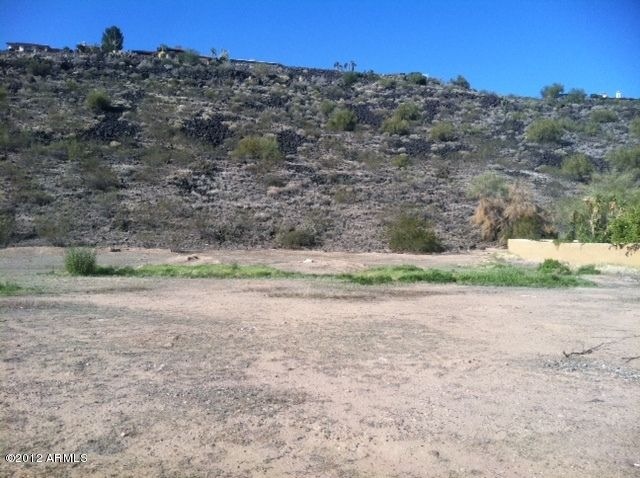 Level lot