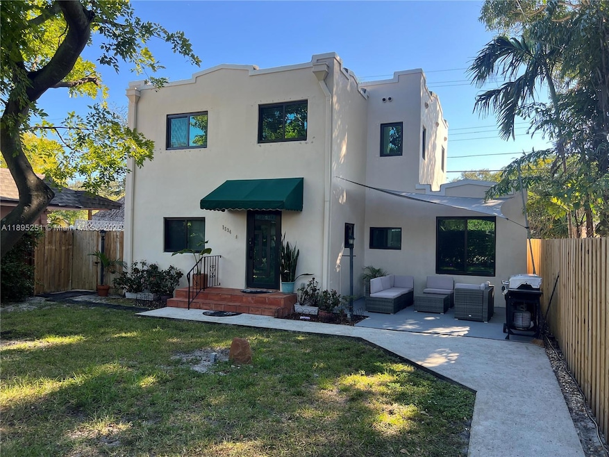 1534 Monroe St unit 2, Hollywood, FL 33020 - photo 1