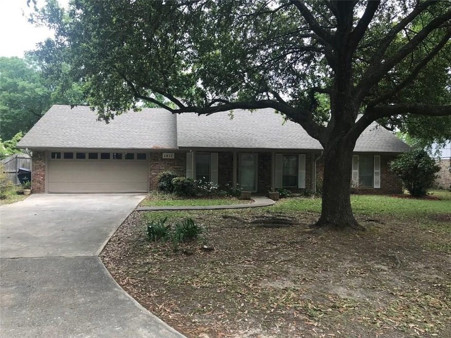 Traditional home on a one block street. Shady fron