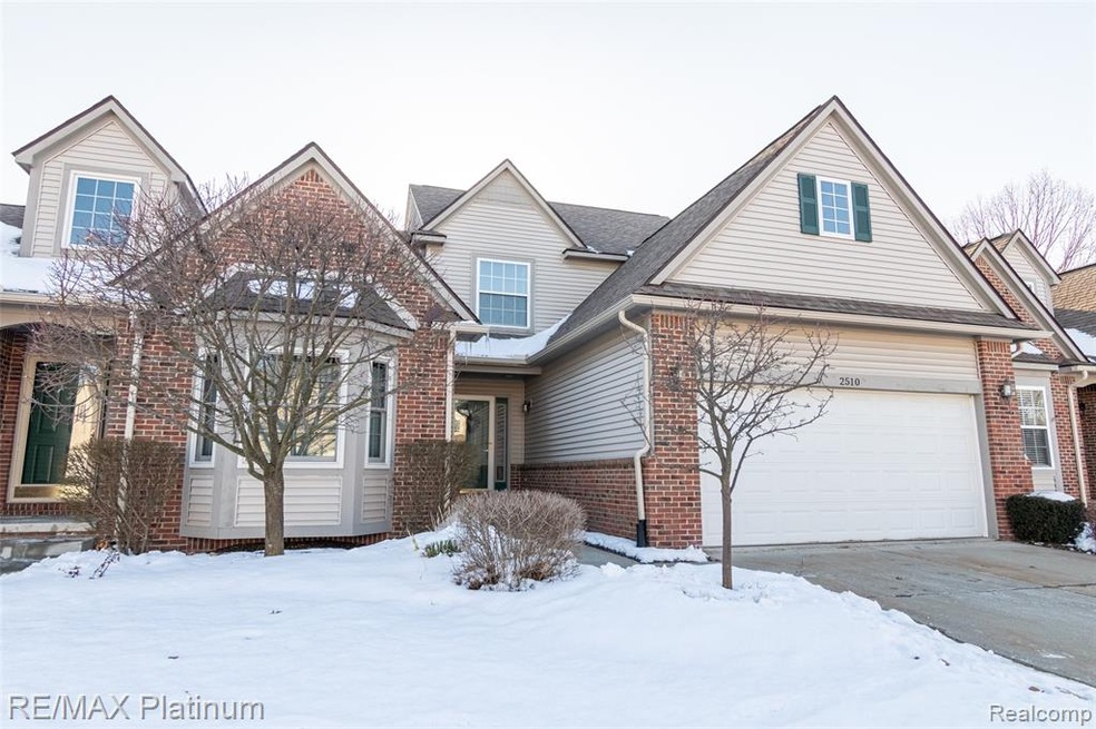 2510 Kerria Dr unit 35, Howell, MI 48855 - photo 1