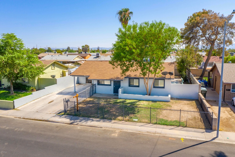 8217 W Trafalgar Ave, Phoenix, AZ 85033 - photo 1