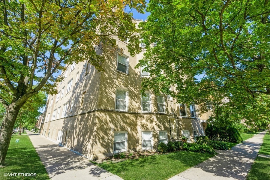 6100 N Mozart St unit 3, Chicago, IL 60659 - photo 1