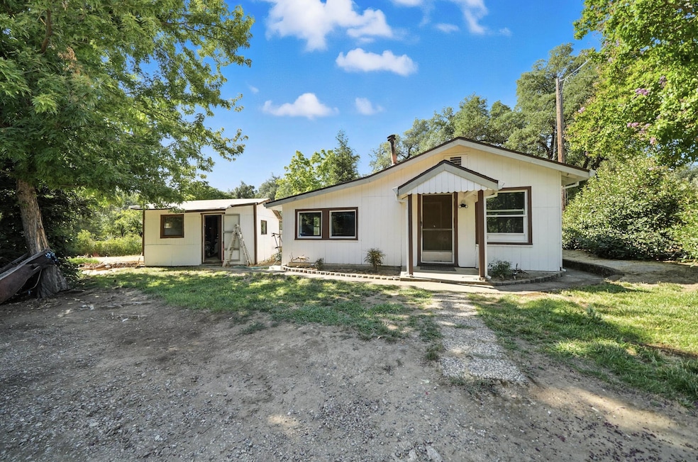 17789 Peterson Ln, Redding, CA 96003 - photo 1