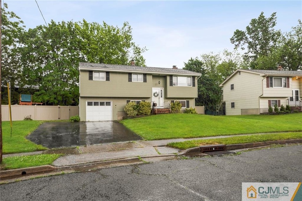 7 Princeton Dr, Middlesex, NJ 08846 - photo 1