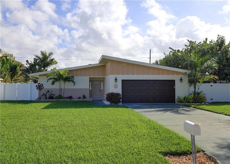 Front view of home.