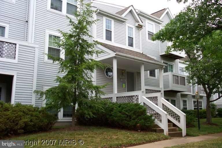 12951C Grays Pointe Rd unit C, Fairfax, VA 22033 - photo 1