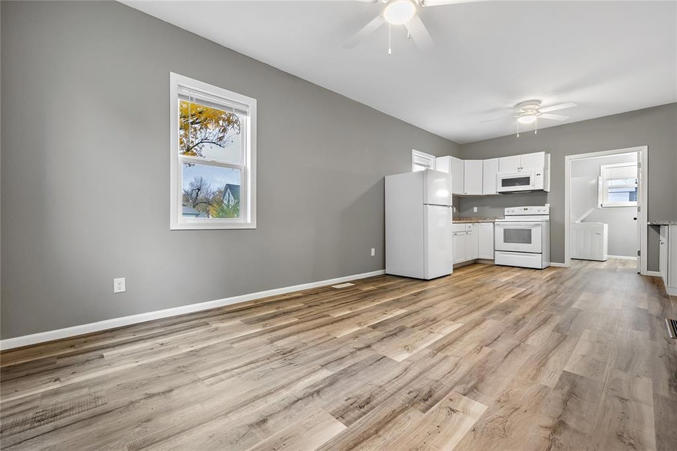 1128 K St SW, Cedar Rapids, IA 52404 - photo 1