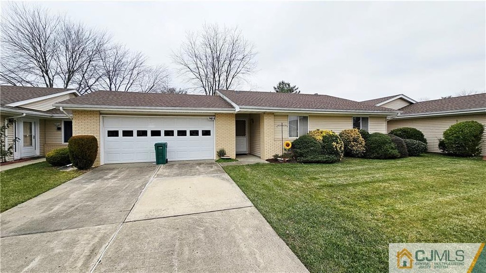 748C Dilatus Plaza unit 748B, Monroe Township, NJ 08831 - photo 1