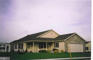 27 Greenbriar Dr, Myerstown, PA 17067 - photo 1