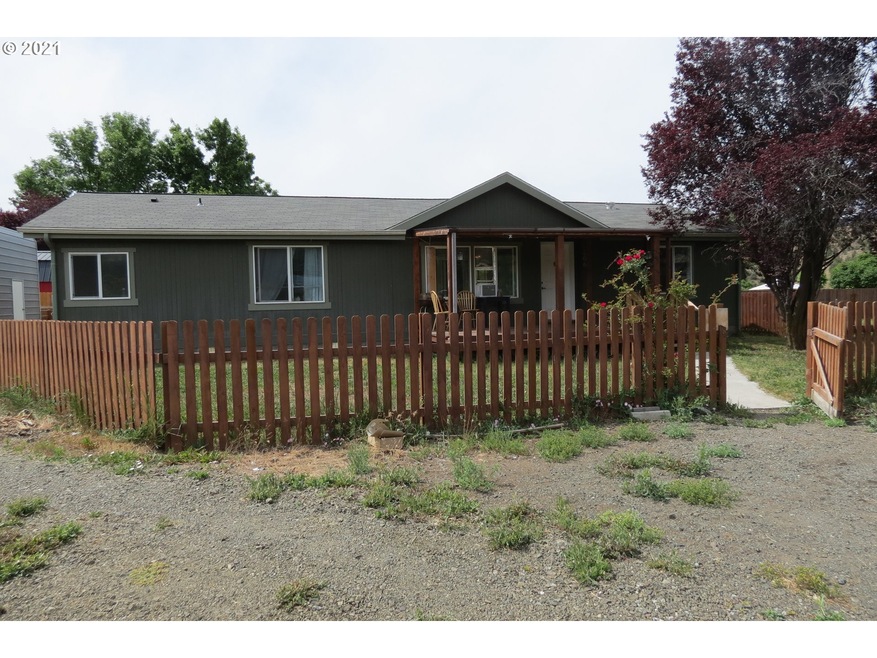 206 Green Acres, Mount Vernon, OR 97865 - photo 1