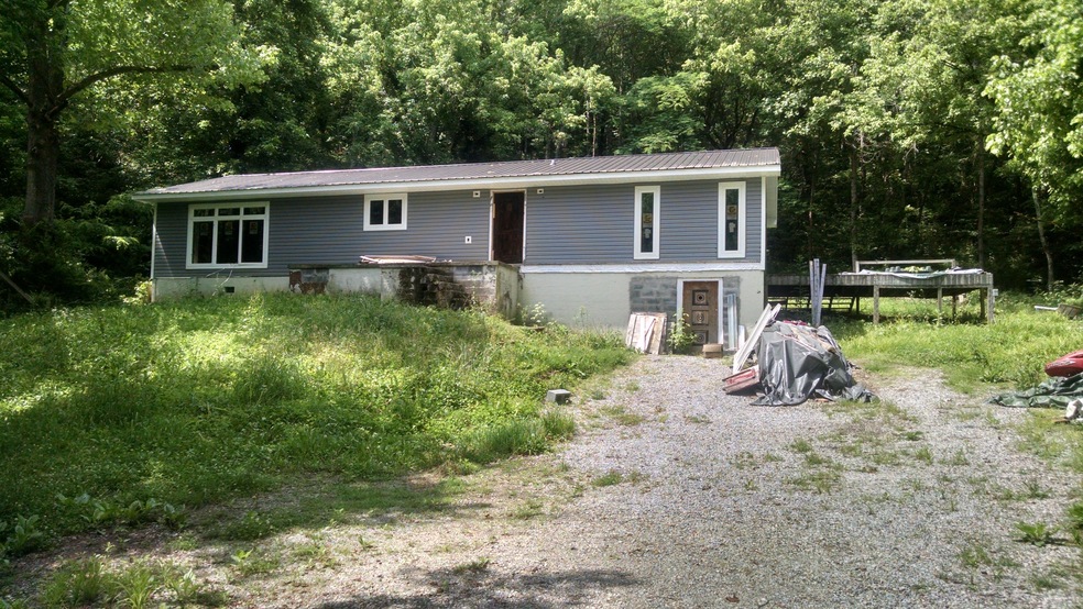 3913 Roberts Road
