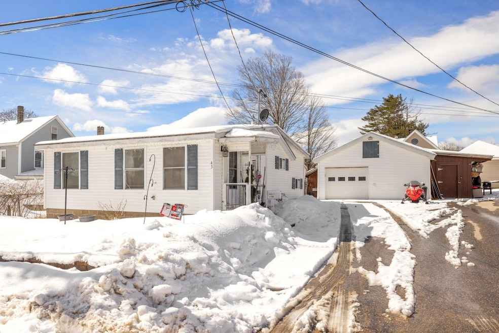 43 Vine St, Northfield, NH 03276 - photo 1