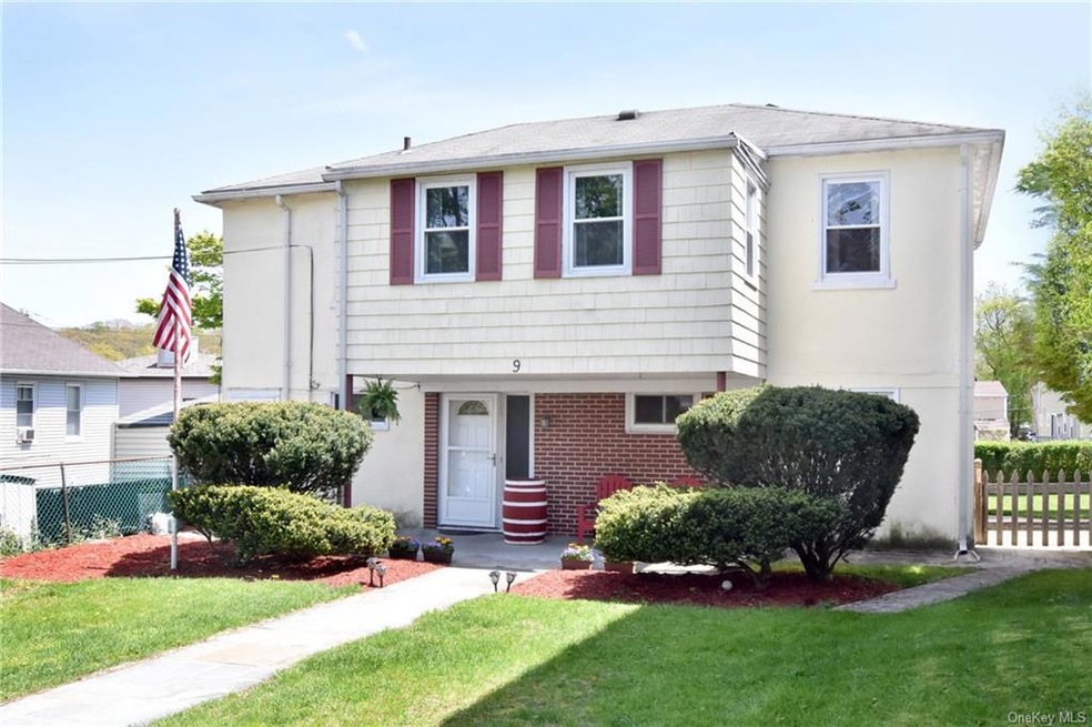 9 Young St, Dobbs Ferry, NY 10522 - photo 1