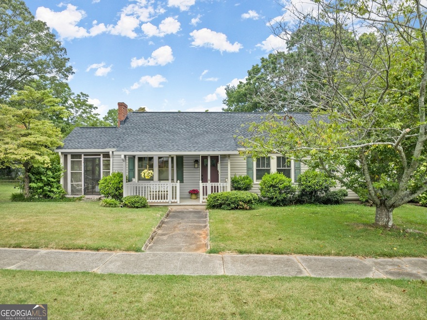311 Banks St, Cornelia, GA 30531 - photo 1
