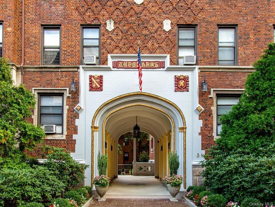 Tudor Arms unit 3, Bronxville, NY 10708 - photo 1