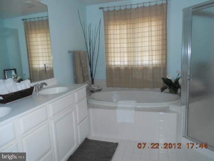 23804 Burdette Forest Rd, Clarksburg, MD 20871 - photo 1