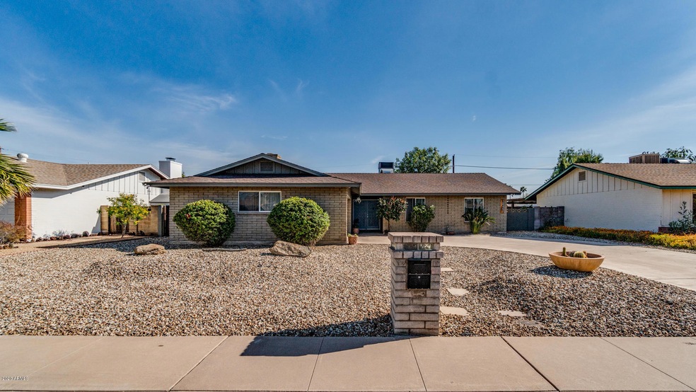 1649 W Royal Palm Rd-2