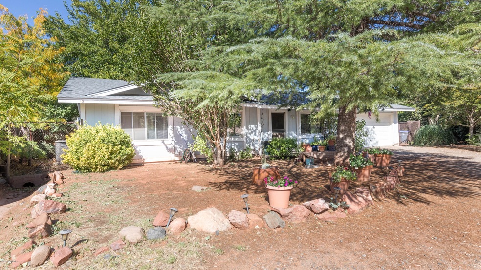 2442 Whippet Way S (1)