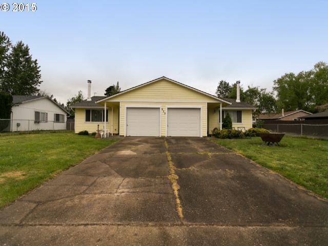 925 Charles St, Newberg, OR 97132 - photo 1