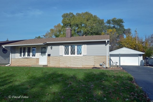 202 Granada Rd, Carpentersville, IL 60110 - photo 1