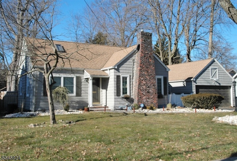 412 Catalpa Ave, North Plainfield, NJ 07063 - photo 1