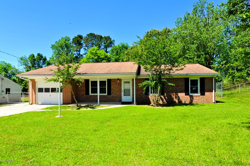 1209 Castle Dr, Jacksonville, NC 28546 - photo 1