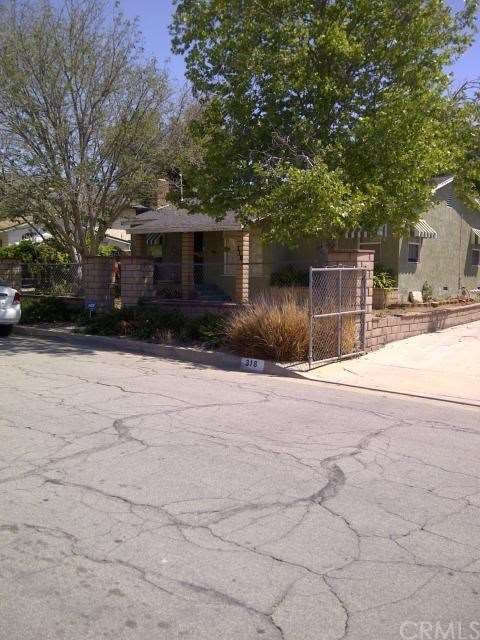 FRONT OF HOUSE