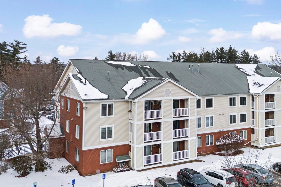 11 Timberwood Dr unit 402, Goffstown, NH 03045 - photo 1