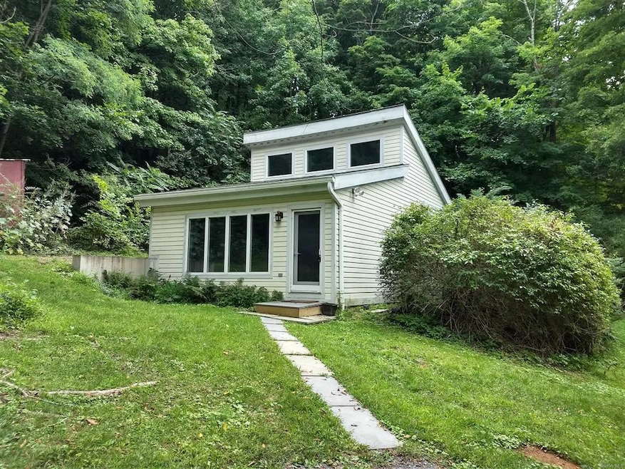 10 Spring Lake Rd unit 2, Red Hook, NY 12571 - photo 1