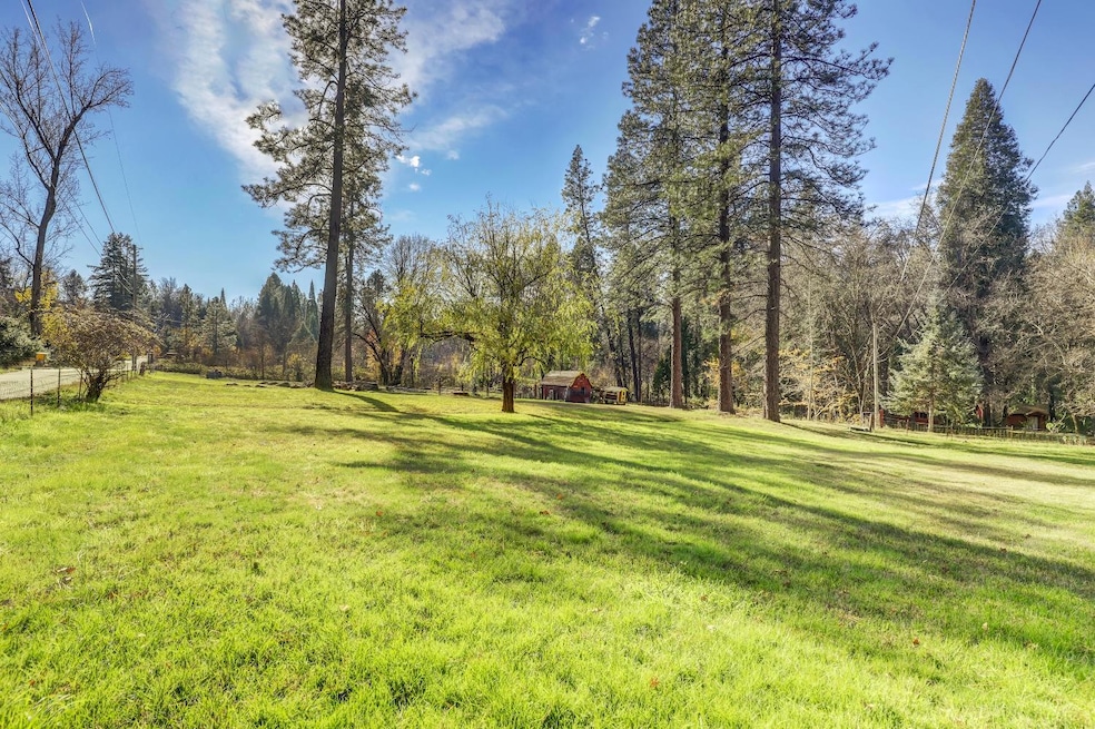 10988 Berggren Ln, Nevada City, CA 95959 - photo 1