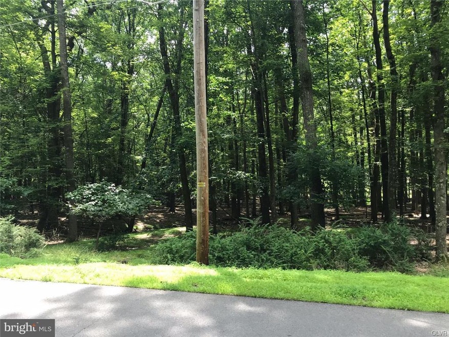 27 Iroquois Cir, Hazleton, PA 18202 - photo 1