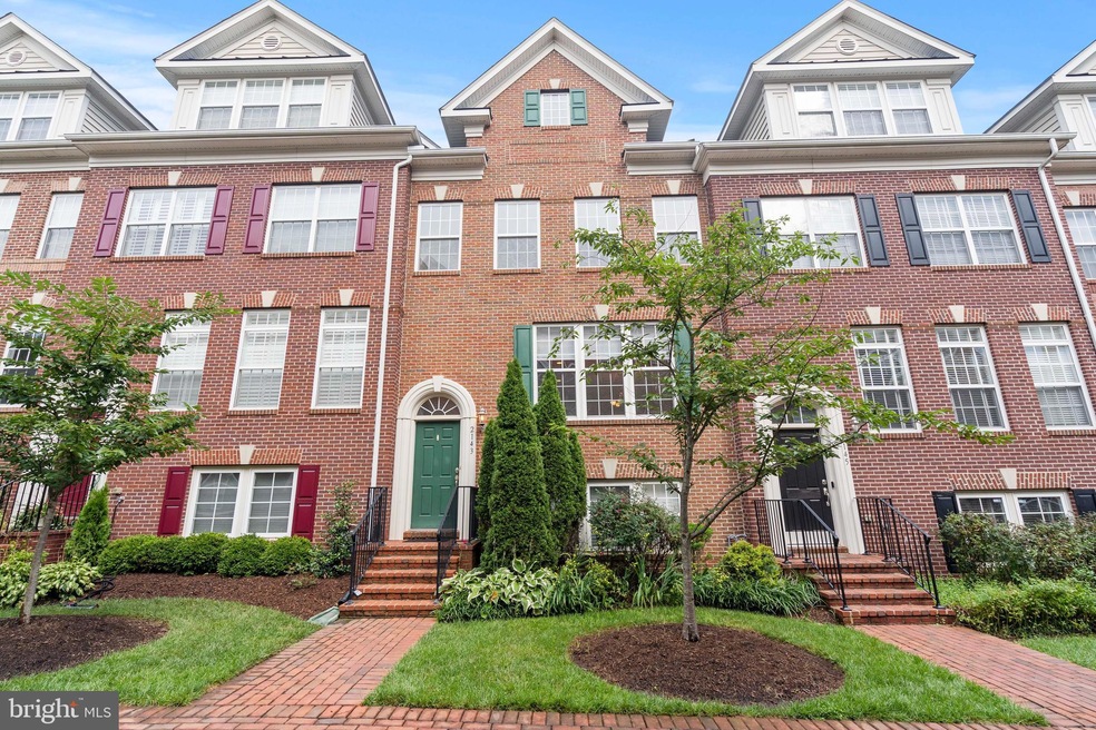 2143 Red Vine Dr, Vienna, VA 22182 - photo 1