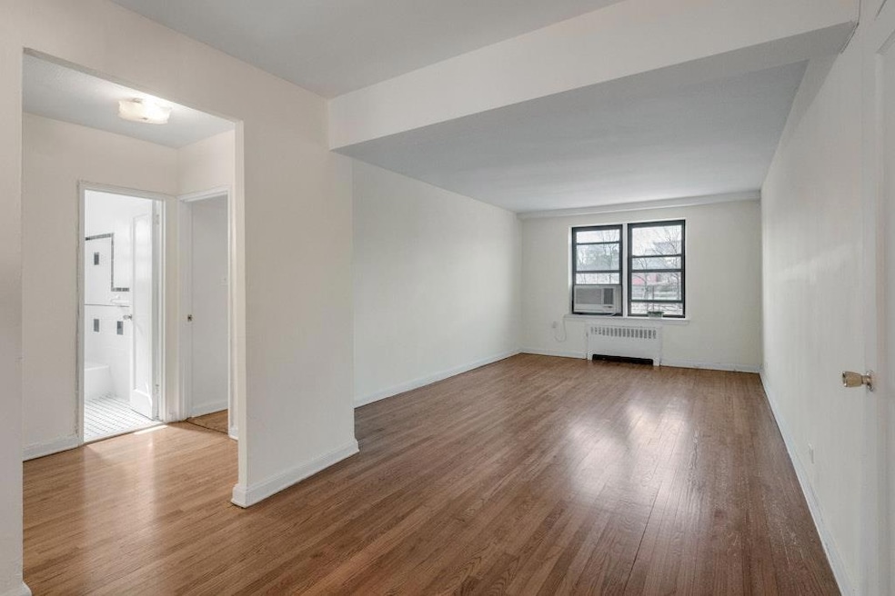 3840 Greystone Ave unit 4H, Bronx, NY 10463 - photo 1