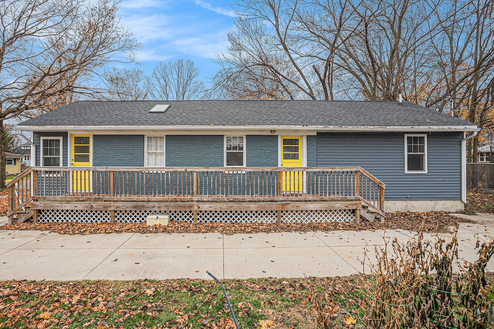 513 Hill St, Three Rivers, MI 49093 - photo 1