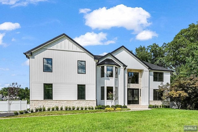 198 W Hobart Gap Rd, Livingston, NJ 07039 - photo 1