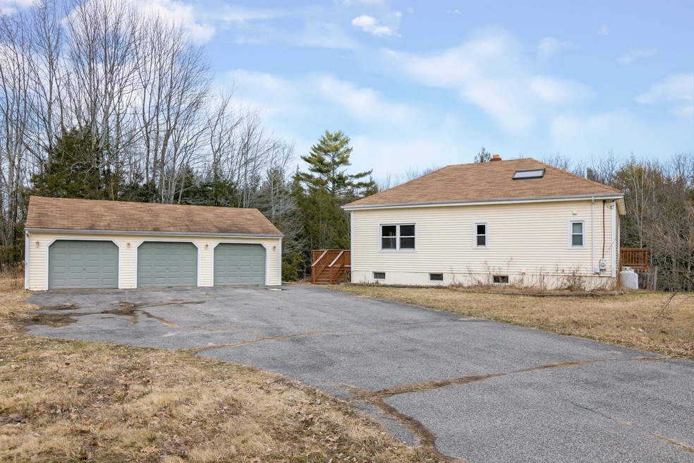 197 Lewiston Rd Gray ME 04039-print-001-