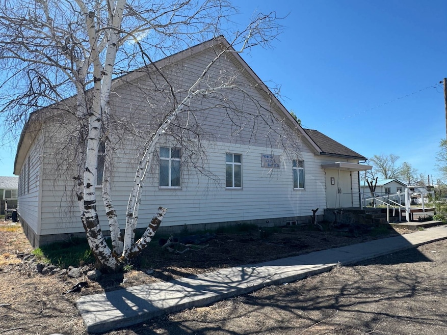 500 Glendale St, Tulelake, CA 96134 - photo 1