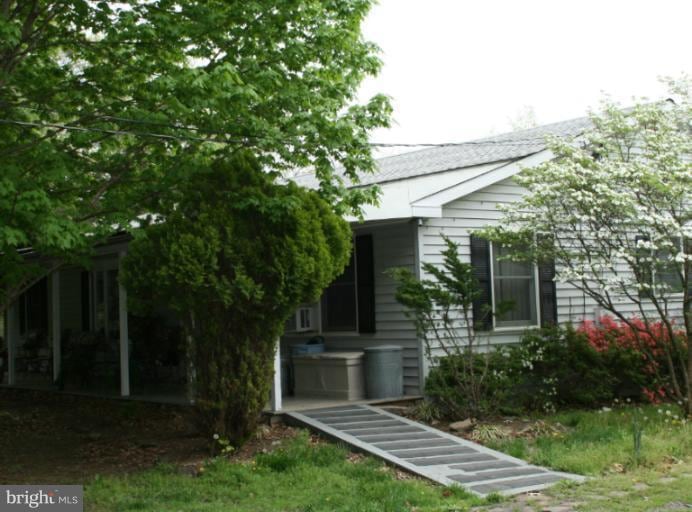 100 Clements Mountain Ct, Berkeley Springs, WV 25411 - photo 1