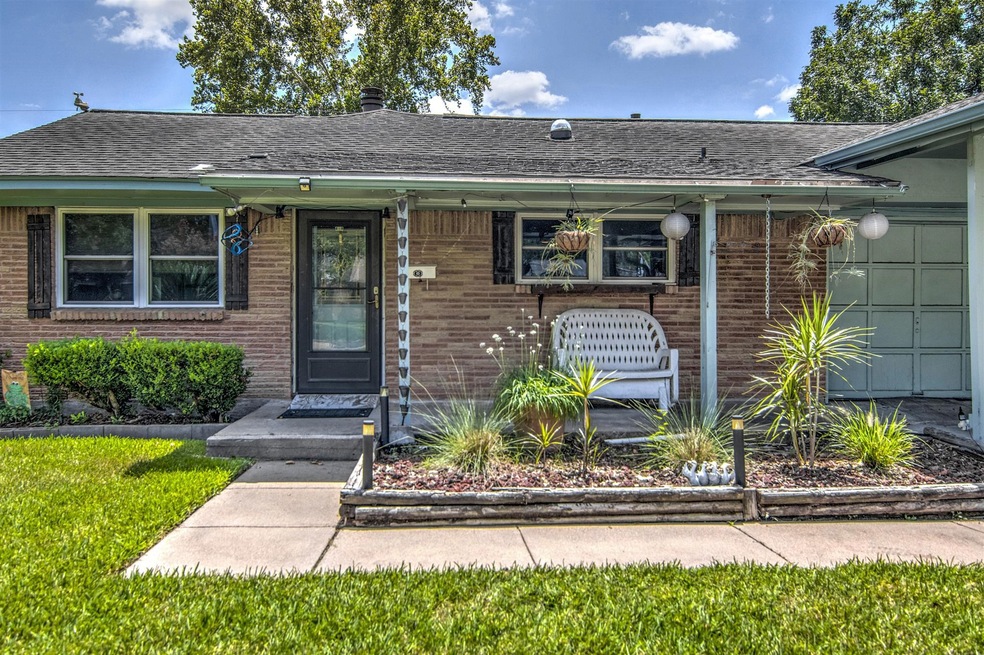 5511 Libbey Ln, Houston, TX 77092 - photo 1