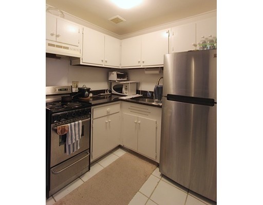 38 Winchester St unit 2, Brookline, MA 02446 - photo 1