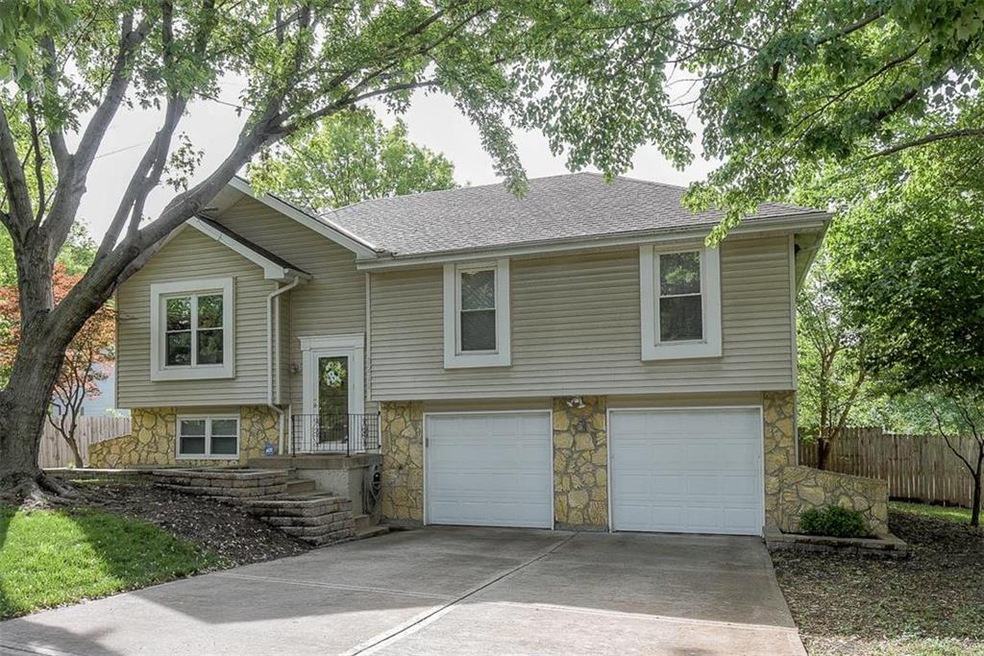 6219 Albervan St, Shawnee, KS 66216 - photo 1