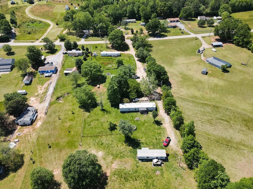 624 Raytown Dr, Chesnee, SC 29323 - photo 1