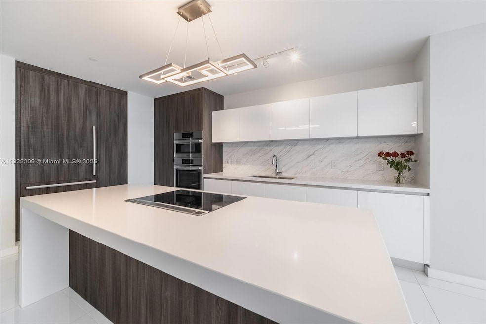 Paramount at Miami Worldcenter unit 3911, Miami, FL 33132 - photo 1