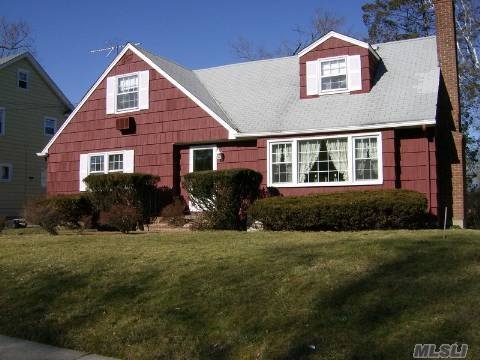 61 Hillcrest Ave, Manhasset, NY 11030 - photo 1