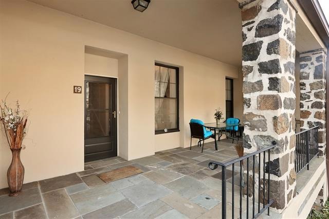 341 Furnace Dock Rd unit 19, Cortlandt Manor, NY 10567 - photo 1