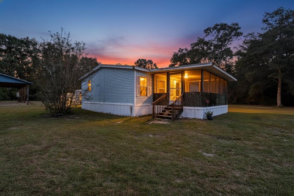 9051 NW 125th Ln, Chiefland, FL 32626 - photo 1