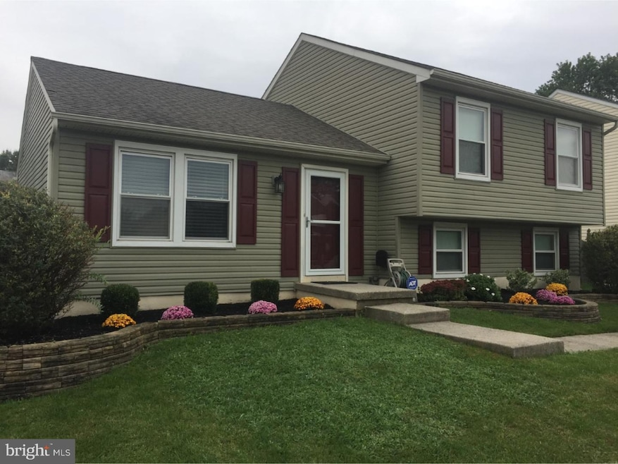 407 Justice Ln, Morrisville, PA 19067 - photo 1