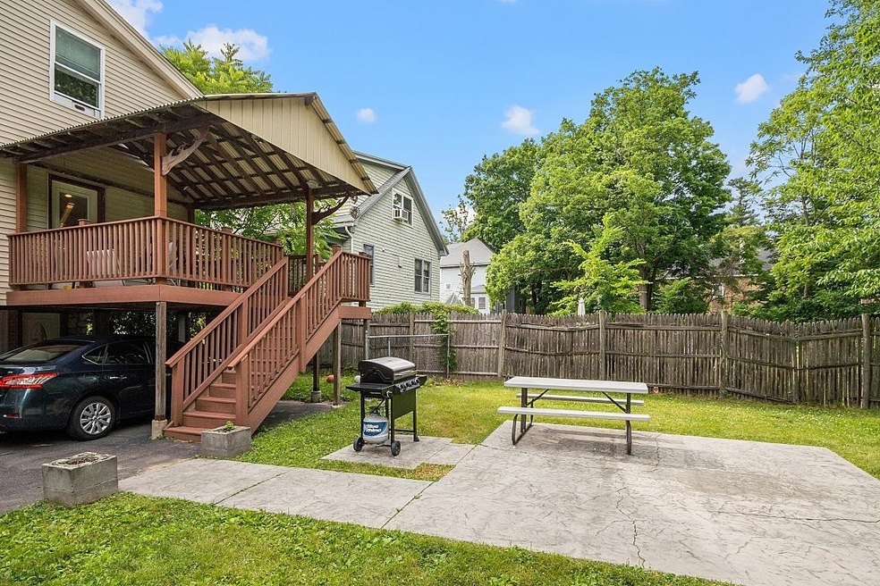 33 Mammoth Rd, Manchester, NH 03109 - photo 1